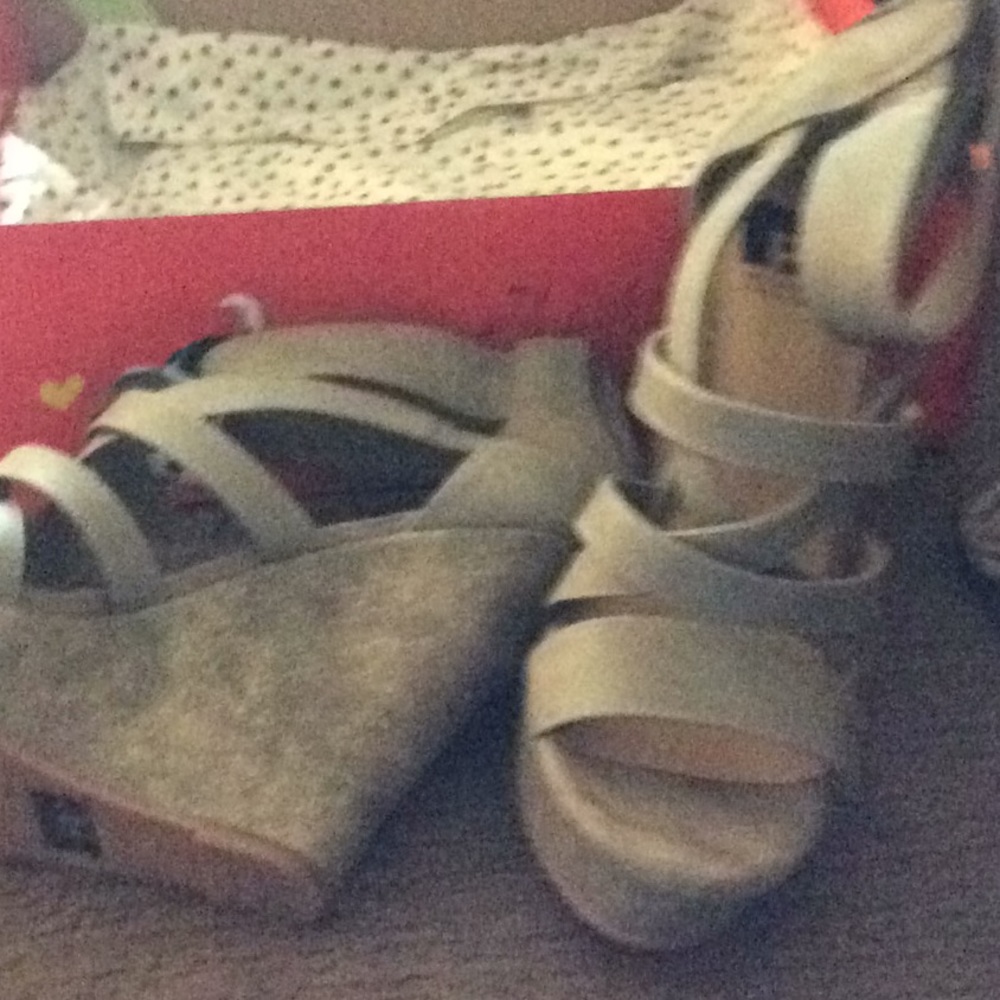 Platform sandals
